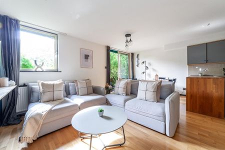 2 bedroom ground floor flat to rent - Photo 2