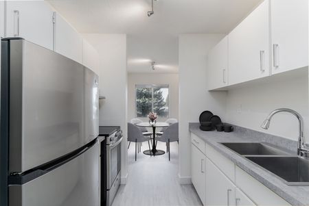 Pinetree Village - Photo 3