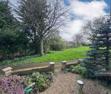 3 bedroom end of terrace house to rent - Photo 6