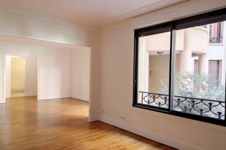 Appartement à louer à Paris 8Ème - Photo 2