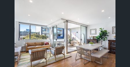 North-Facing & Spacious 3-Bedroom Apartment with Double Parking - Photo 2