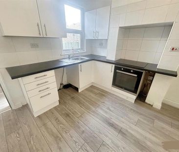 2 Bed Terraced House, Cowper Street, LU1 - Photo 5