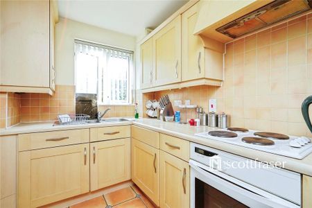 2 bedroom flat to rent - Photo 4