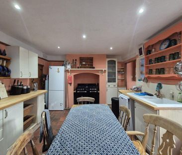 2 bedroom semi-detached house to rent - Photo 5