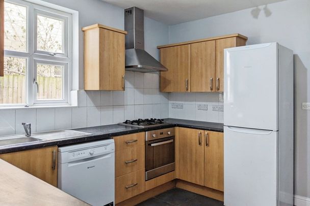 Pitcairn Road, MITCHAM - Photo 1