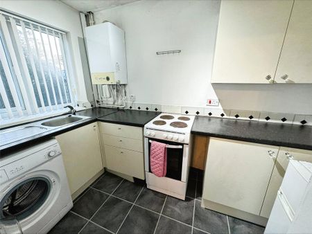 2 bedroom end of terrace house to rent - Photo 4