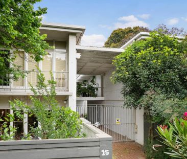 Fresh & Perfectly Positioned in Prime Armadale - Photo 3