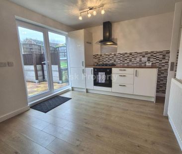 3 bedroom semi-detached house to rent - Photo 4