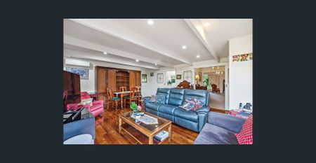 BEAUTIFUL FAMILY HOME AVAILABLE IN GRANGE - Photo 2