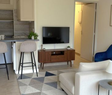 Appartement VIDE à louer : le petit coin de paradis à Saint-Raphaël ! - Photo 1