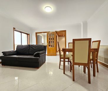 Apartamento T1 no edifício Presidente em Faro - Photo 2
