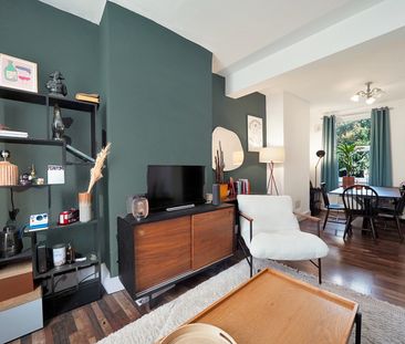 2 Bed Terraced House, Durrant Street, E2 - Photo 4