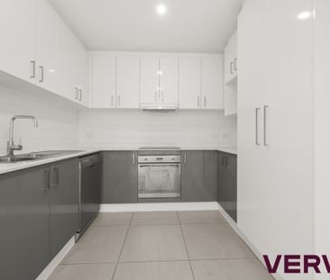 FABULOUS TWO-BEDROOM APARTMENT - Photo 4