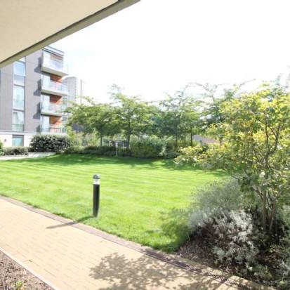 1 bedroom property to rent in Brentford - Photo 1