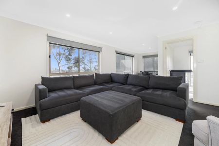 Modern comfort and space in a quiet court location - Photo 5