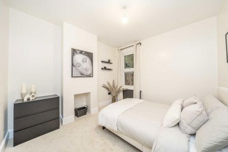 2 bedroom maisonette to rent - Photo 2