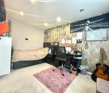 5 bedroom house - semi-detached - Photo 5