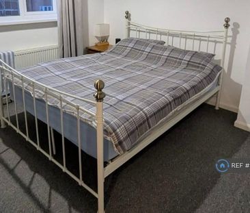 3 bedroom semi-detached house to rent - Photo 3