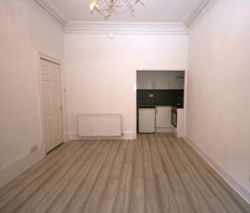 Aitken Street, 1 Bed Bright Unfurnished Apartment, Dennistoun – Ava... - Photo 1