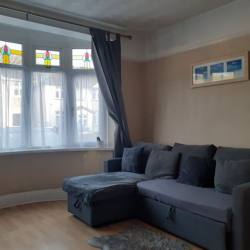 Room in a Shared House, Kenneth Road, BS4 - Photo 1