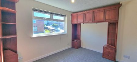 3 bedroom semi-detached house to rent - Photo 5