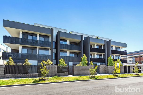 Ground Floor 2 Bedroom, 2 Bathroom Apartment With Private Deck! - Photo 1