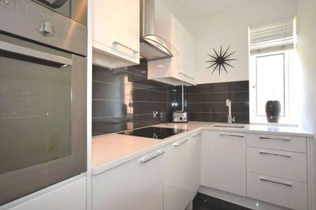 Studio to rent - Photo 2