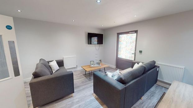 7 bedroom flat to rent - Photo 1