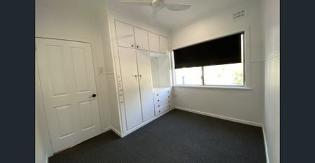 Home With Plenty Of Appeal - Photo 5