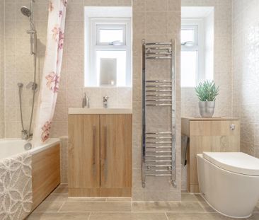 2 bedroom flat to rent - Photo 2