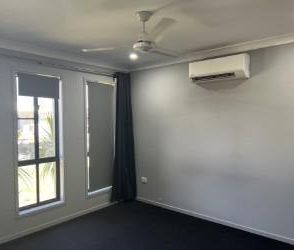 Cool Modern Home in Plantation Palms - Photo 2