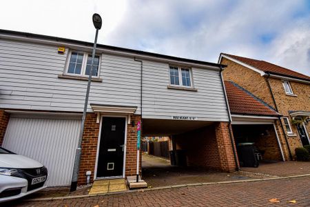 2 bedroom coach house to rent - Photo 2