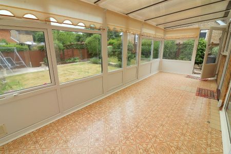 3 bedroom semi-detached house to rent - Photo 2