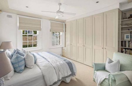 Quaint cottage in prime position - Photo 3