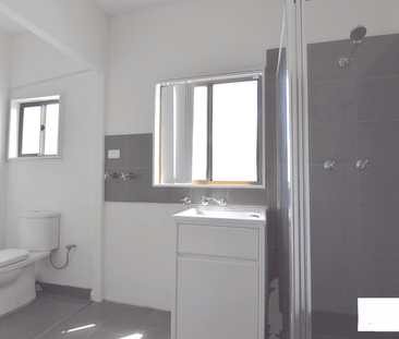 Huge 5 bedroom house - Photo 1