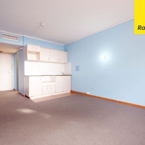 SELF CONTAINED STUDIO APARTMENT IN CONVENIENT LOCATION - Photo 2