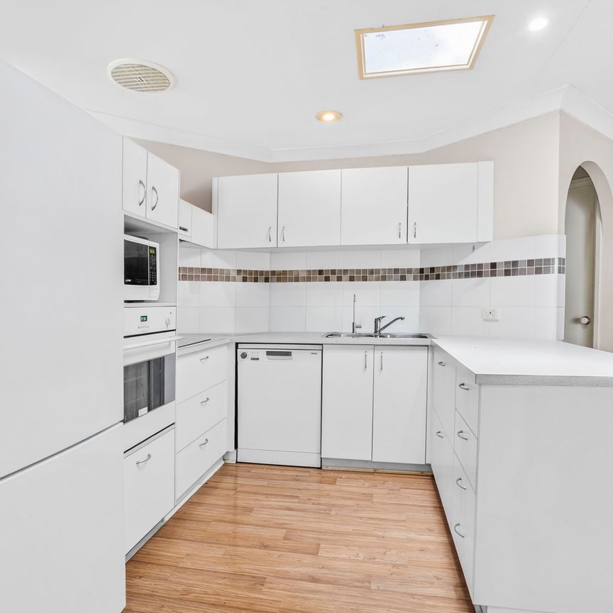 9 Perch Circuit, Sandstone Point QLD 4511 - House For Rent | Domain - Photo 1