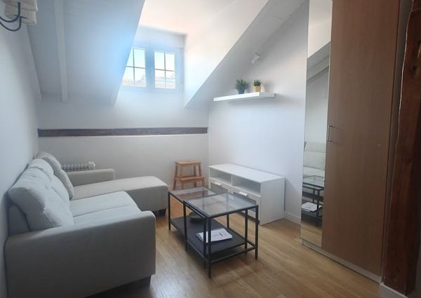 Calle de Piamonte, Madrid, Community of Madrid 28004