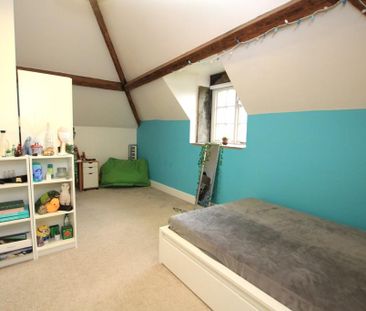 4 bedroom semi-detached house to rent - Photo 6