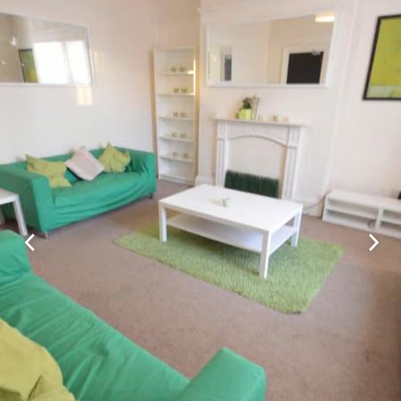 8 Bed - 26 Consort Terrace, Woodhouse, Leeds - LS3 1ET - Student - Photo 3