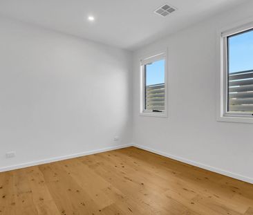 Location Location! - Photo 6