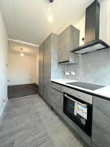 Queen Street, Gravesend, DA12 - Photo 2