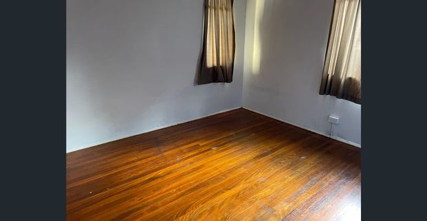 Walk to Zone 1 Train Station! - Photo 1