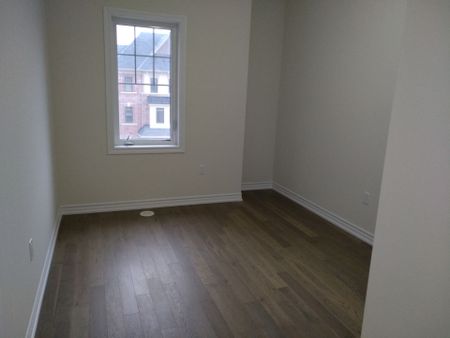 For Lease - 29 George Peach Avenue, Markham, Ontario - Photo 4