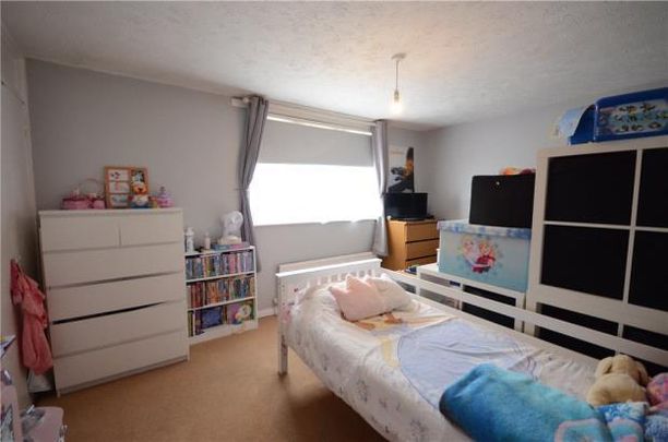 2 bedroom end of terrace house to rent - Photo 1