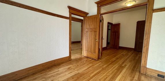 Villeray - Superbe 4 Chambres + Sous-Sol - Photo 2