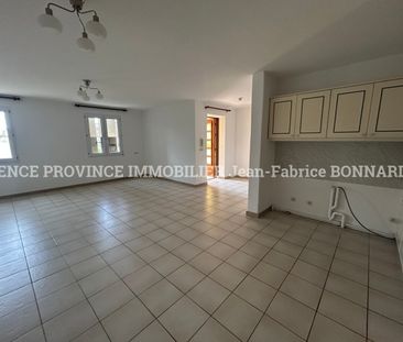 Location Maison 3 pièces 79m² VALREAS 84600 - Photo 1