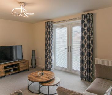 3 bedroom semi-detached house to rent - Photo 2