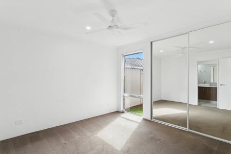 Stylish home Offering Space, Comfort and Convenience - Photo 2