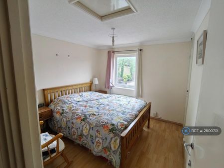 2 bedroom end of terrace house to rent - Photo 5